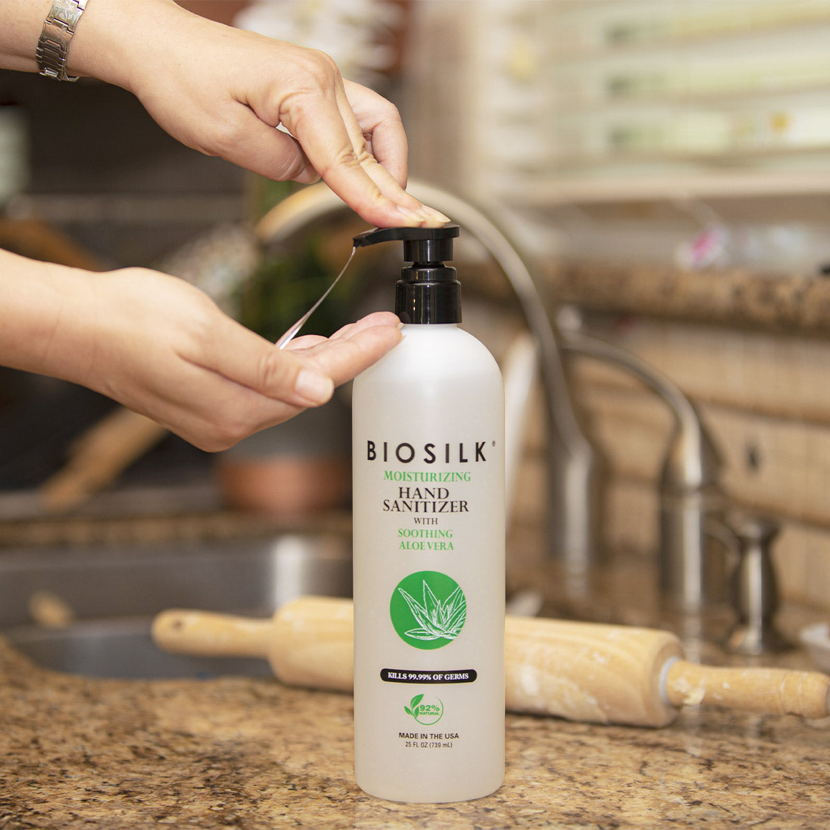 BS MOISURIZING CLEANSING GEL WITH SOOTHING ALOE VERA - 739 ML